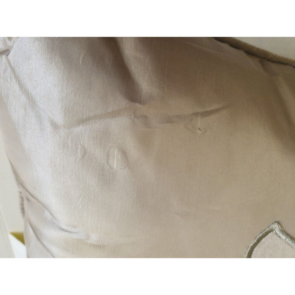 Royal Velvet JCP Decorative Pillow Embroidered Applique Tassels 18"x18" Beige - Picture 11 of 14